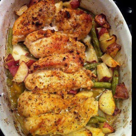 Green Beans Red Potatoes, Garlic Lemon Chicken, Chicken With Green Beans, Red Potato Recipes, Chicken Green Beans, Green Beans And Potatoes, Lemon Garlic Chicken, Green Bean Recipes, Red Potatoes