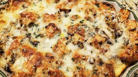 Savory Bread Pudding Recipe, Mushroom Bread Pudding, Leeks Recipe, Savory Bread Pudding, Recipes Sides, Savory Bread Puddings, Leek Recipes, Pumpkin Bread Pudding, Bread Puddings