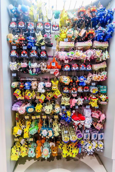 The One about the Pokemon Center Mega Tokyo Store in Ikebukuro - Dennis A. Amith Pokemon Center Tokyo, Pokémon Plushies, Pokemon Birthday Party Ideas, Pokémon Toys, Pokémon Collection, Pokemon Shop, Pokemon Balloons, Pokemon Decor, Pokemon Store