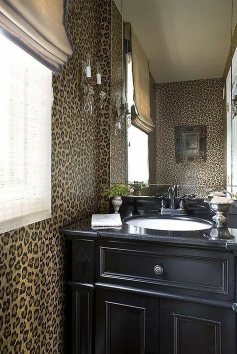 Leopard Print Bathroom, Leopard Print Wallpaper, Home Neutral, Pinterest Room Decor, Cute House, Dream Apartment, Traditional Interior, Neutral Palette, Room Inspiration Bedroom