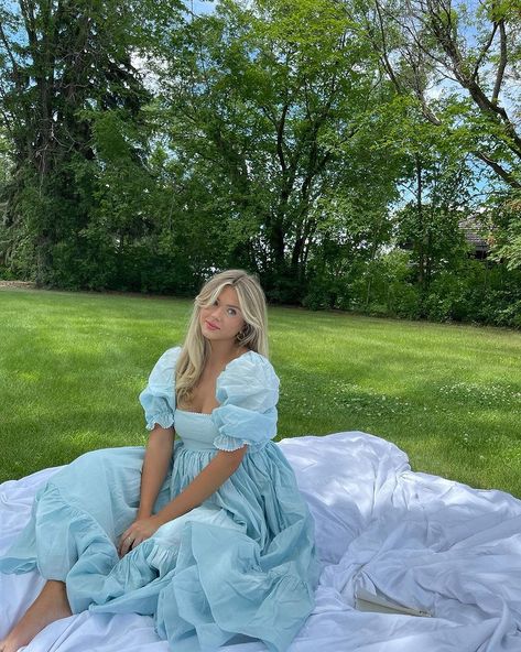 Sophie Suchan on Instagram: “having a cinderella moment ✨🪡” Enchanted Forest Gown, Fairytale Dress Aesthetic, 15 Poses, Sophie Suchan, Bridal Maxi Dress, Puff Dress, Dress Aesthetic, Fairytale Dress, Grad Dresses