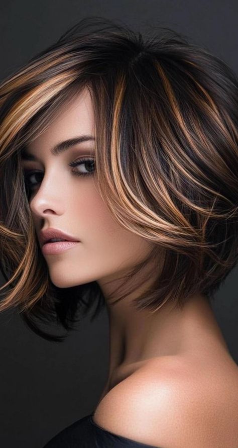 Give your bob haircut a fresh update with highlights that add movement and brightness to your hair. Whether you want soft, subtle tones or bold, contrasting colors, highlights can elevate your bob to the next level, making it look more dynamic and full of life. Bob Hairstyles With Balayage, Light Brown Ombre Hair Short, Dark Hair Warm Highlights, Brunette Hair With Ashy Highlights, Highlights Brown Short Hair, Dark Brown Hair With Highlights Medium Length, Fall Colors For Hair, Bob Cut With Highlights, Shoulder Length Fall Hair Color