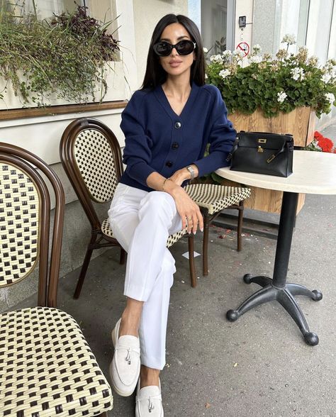 Loro Piana Shoes Outfit, Loro Piana Outfit, Modest Classy Outfits, Loro Piana Shoes, Elegant Outfit Classy, Well Dressed Women, Sophisticated Outfits, Shoes Outfit, Smart Casual Outfit