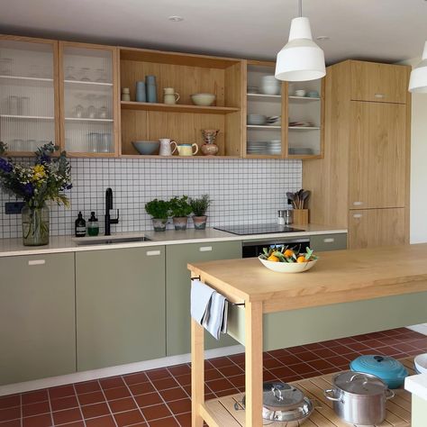 PLUCK Kitchens (@pluckldn) • Instagram photos and videos British Kitchen, Modern Kitchen Furniture, Bedroom Pop Design, Prep Table, Kitchen 2020, Open Plan Kitchen Living Room, London Kitchen, Studio Kitchen, Farm Kitchen