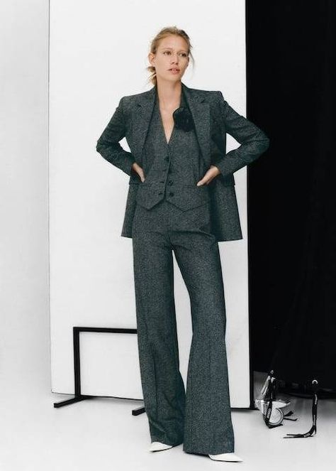 30 New H&M and Mango Items That Are So Chic | Who What Wear Woman Suit Fashion Classy, 3 Piece Suit Women, Pasta Brands, Womens Suits Business, Woman Suit Fashion, Womens Business Casual, Italian Pasta, Work Wear Women, Formal Suits