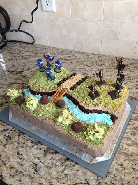 Warhammer birthday cake Warhammer Party Ideas, Warhammer Cake Ideas, Warhammer Birthday Party, Warhammer Birthday Cake, Warhammer Cake, Dnd Party, Nerd Party, 30th Birthday Parties, 11th Birthday