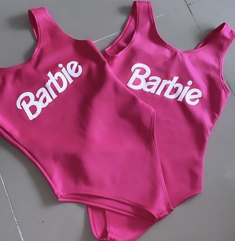 Barbie Merch, Barbie Beach, Outfit Barbie, Oc Outfits, Girly Wallpapers, Barbie Outfits, Cutout Bodysuit, Barbie World, Barbie Girl