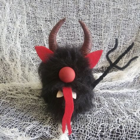 Krampus Crafts Kids, Diy Krampus Decorations, Krampus Crafts Diy, Krampus Ornaments Diy, Krampus Crafts, Diy Krampus, Krampus Decorations, Krampus Party, German Crafts