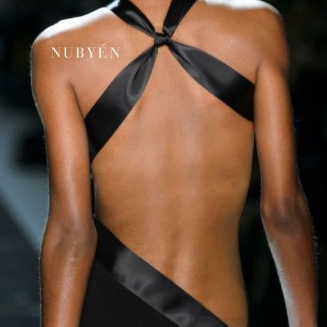 NUBYÉN ® (@nubyen) • Instagram photos and videos Unique Cocktail Dress, Backless Dress Short, Bodycon Gown, Bouchra Jarrar, Backless Dresses, Black Backless Dress, Low Back Dresses, Chic Brides, Dress Hairstyles