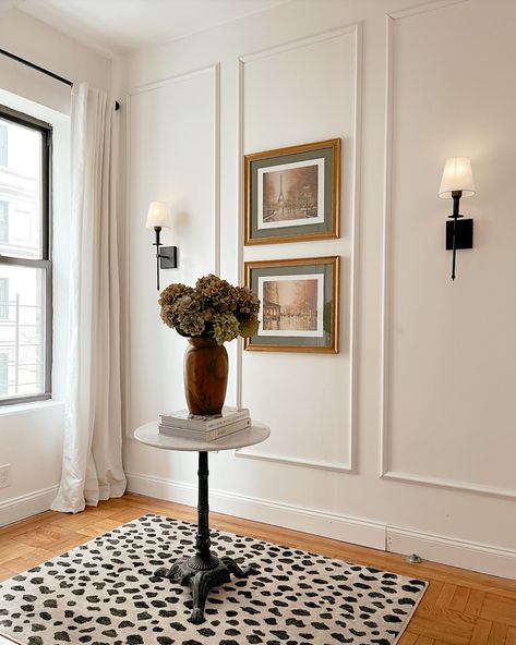 16 Renter-Friendly Design Upgrades You Won't Regret Trying Renter Friendly Decorating, Parisian Interior Design, Small House Living, Apartment Entryway, Parisian Interior, Interior Accents, Renter Friendly, Home N Decor, Autumn Home