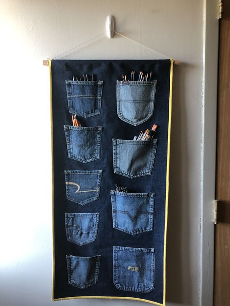 Recycled Jeans Projects Diy, Recycling Old Clothes, Denim Ideas Recycling, Denim Recycle Projects, Scrap Denim Projects, Återvinna Jeans, Old Jeans Recycle, Artisanats Denim, Tas Vintage