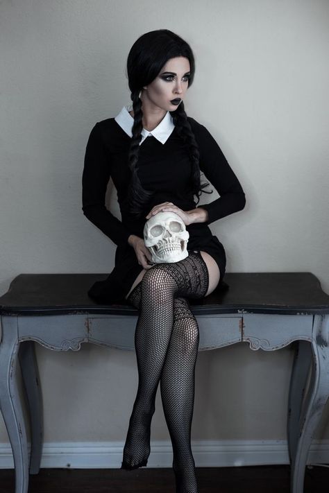 Enjoy Nonchalant Compilation of 27 Randoms - Funny Gallery Goth Halloween Costume, Wednesday Addams Cosplay, Wednesday Costume, Wednesday Addams Costume, Wednesday Dress, Family Cosplay, Addams Family Costumes, Jessica Nigri, Goth Women