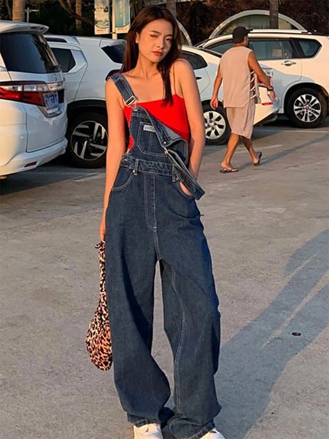 Wide Leg Denim Overalls, Baggy Overalls Outfit, Baggy Pants Aesthetic, Blue Baggy Pants, Jean Overall Outfits, Overalls Outfit Summer, Pants Aesthetic, Fashion Overalls, Dad Style