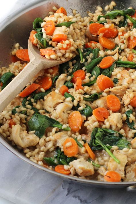 Lemon Chicken with Barley, Carrots, and Spinach Barley And Chicken Recipe, Meals With Barley, Barely Recipes, Chicken Casserole Recipes Easy, Barley Recipe Healthy, Chicken Casserole Recipes For Dinner, Switzerland Recipes, Casserole Recipes Easy, Carrots And Spinach