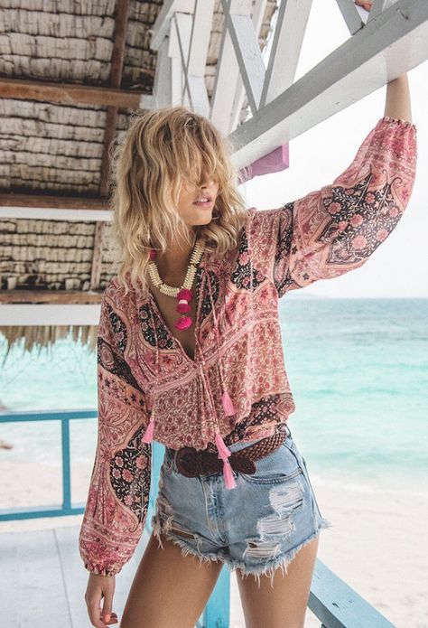 Spell Byron bay Bohemian Style Inspiration, Estilo Hippie Chic, Chic Clothing Style, Moda Hippie, Boho Styl, Estilo Hippy, Mode Hippie, Estilo Hippie, Boho Fashion Bohemian