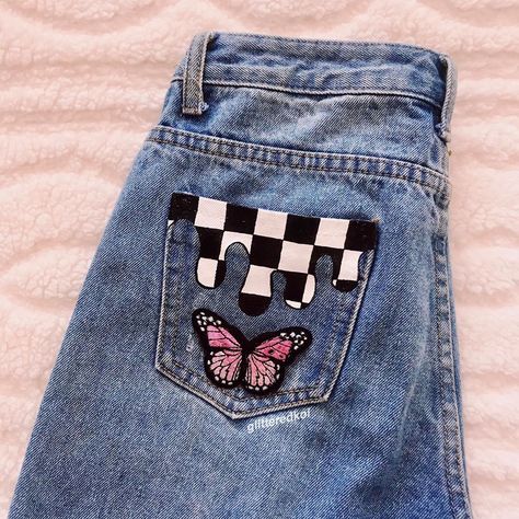 [ 𝔞𝔩𝔦𝔰𝔬𝔫 ; 𝔞𝔩𝔶 ] on Instagram: “hey guys! here’s another pocket painting! I’m workin on another pair of jeans that I think y’all will really like! REMEMBER: my depop is @…” Pocket Painting, Haft Vintage, Diy Pants, Painted Clothes Diy, Painting Landscapes, Haine Diy, Painting Summer, Look Jean, Denim Art