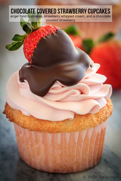 Strawberry Whipped Cream Frosting, Strawberry Cupcake Recipes, Cupcakes Strawberry, Angel Food Cupcakes, Cookies Sans Gluten, Food Cupcakes, Strawberry Whipped Cream, Covered Strawberry, Chocolate Covered Strawberry