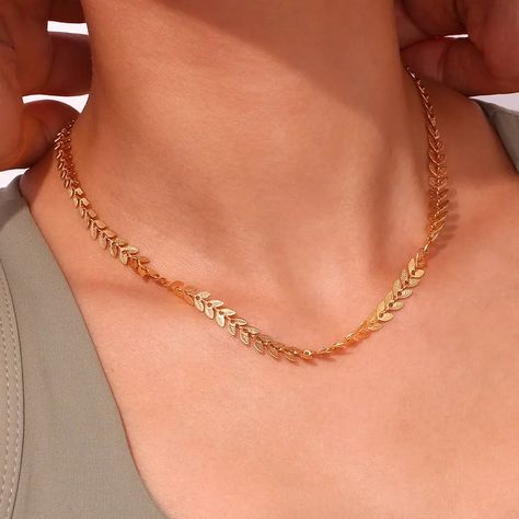 Showcase your personality with LOVCIA 18K Gold Plated Leaf Fishtail Chain Stainless Steel Necklace for Women. 🌟Unique pendants for every style at LOVCIA. Shop https://lovcia.com/products/lovcia-18k-gold-plated-leaf-fishtail-chain-stainless-steel-necklace-for-women-lv240617cd0087 . #Lovcia #LovciaJewelry #GiftsForWomen #PendantNecklaces #Necklaces #NecklacesForWomen #Women'sNecklaces #PersonalStyle #Pendants #JewelryForWomen #JewelryForGirls #GiftForHer #GiftForLove #LatestPendantStyle #Pendan... Plating Design, Black Friday Jewelry, Mens Stainless Steel Rings, Chain Pattern, Natural Stone Bracelets, Mens Beaded Bracelets, Gold Plated Bracelets, Wooden Earrings, Earring Sale