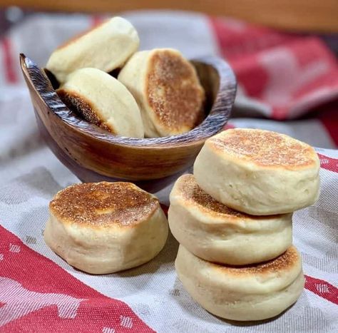 Crunchy, tangy, and so easy to make...these Sourdough English Muffins will bring a smile to your face and another use for your sourdough starter discard! Discard English Muffins, Sourdough English Muffin Recipe, Sourdough Starter Discard, Sourdough English Muffins, English Muffin Pizza, Sourdough Bagels, English Muffin Recipes, Homemade English Muffins, Making Sourdough Bread