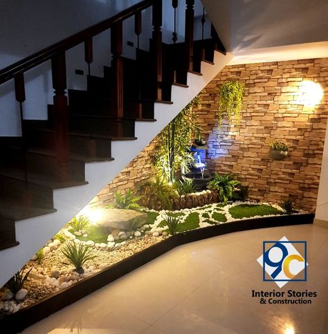 Designs For Under Staircase, Steps Under Design, Home Steps Design Indoor, Under Stair Design Ideas, Indoor Garden Under Staircase, Under The Staircase Design, Decoration Under Stairs Interior Design, Designs Under Staircase, Courtyard Under Staircase