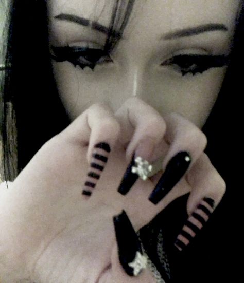 grunge
emo
gorpcore
meow
emo nails
monster high
draculaura Alt Nails Easy, Emo Nail Inspo Coffin, Cool Goth Nails, Black Base Nail Design, Black Nail Design Ideas, Black Bedazzled Nails, Drain Gang Nails, Skull On Nails, Thirteen Nails