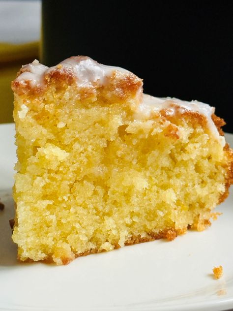 Air Fryer Lemon Drizzle Cake Air Fryer Lemon Cake Recipes, Air Fryer Lemon Cake, Air Fryer Lemon Drizzle Cake, Cake In Air Fryer Recipe, Air Fryer Cakes Recipe, Air Fryer Recipes Cake, Airfryer Cake Recipes, Air Fryer Cakes, Airfryer Cake