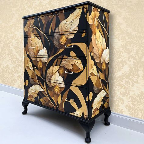 Art Deco Chest Of Drawers, Upcycled Drawers, Eclectic Decor Bedroom, Antique Chest Of Drawers, Decoupage Furniture, Painted Chest, Antique Chest, Diy Furniture Renovation, Furniture Renovation