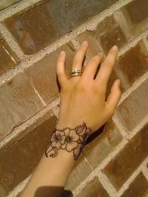 Drawing by Alicia Dyson.  Would you like this drawn on your wrist with Henna? Let me know! Henna Wrist, Dragon Henna, Small Henna Designs, Wrist Henna, Cute Henna Tattoos, Jagua Tattoo, Small Henna, Henna Designs Wrist, Henna Inspired Tattoos