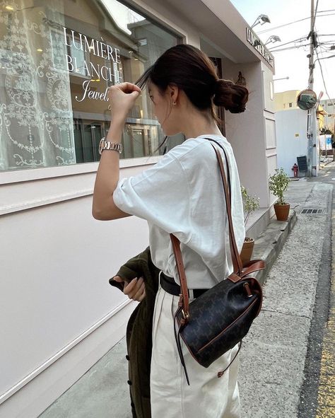 Celine Bag Outfit, Backpack Outfit, Luxury Bags Collection, T Ara, Bag Outfit, Big Bag, Small Backpack, Celine Bag, Big Bags