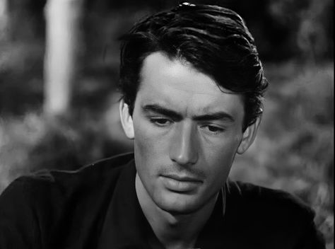 Gregory Peck Movies, Old Hollywood Actors, Atticus Finch, Gregory Peck, Hollywood Men, Roman Holiday, Old Hollywood Stars, Flawless Face, Elegant Man