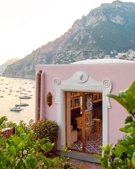 Villa Treville on Instagram: “The minute after the Sun has set...dusk from Casaro 🏠✨ #officewithaview #reception #villatreville #positano #italy 🇮🇹” Positano Italy, Pink House, Green Theme, Pink Houses, Italy Vacation, Beautiful Hotels, Positano, Amalfi Coast, Dream Destinations