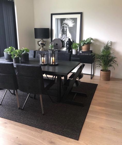 Marble Dining Table Decor, Black Wood Dining Table, Black Dining Room Furniture, Black Dining Room Table, Black Kitchen Table, Dark Dining Room, Black Dining Table, Dinning Room Design, Black Dining