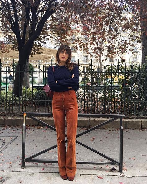 Fall Outfit Formulas From Our Favorite French It Girls via @WhoWhatWear French Girl Fall Style, French Wardrobe Essentials, Diy Outfits, French Wardrobe, Instagram Feeds, 여름 스타일, Jeanne Damas, Look Retro, It Girls