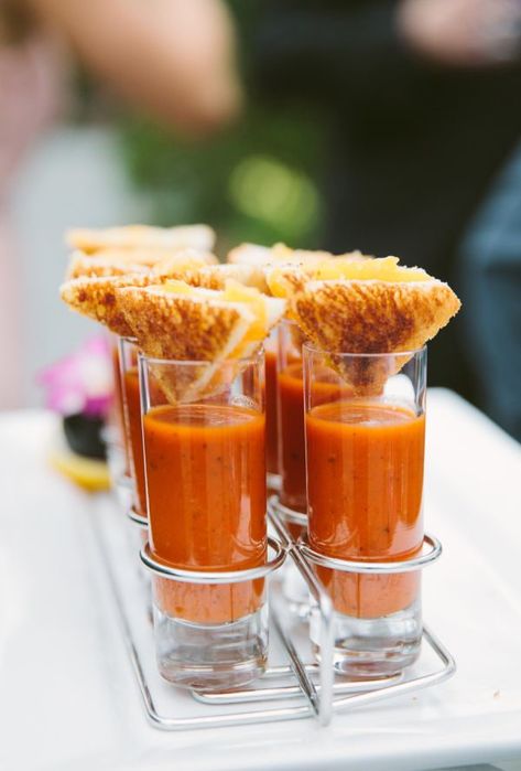 Mini Aperitivos, Grilled Cheese Party, Soup Shots, Soup Shooters, Wedding Finger Foods, Wedding Snacks, Party Bites, Mini Appetizers, Wedding Appetizers