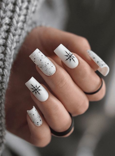 Festive Nail Designs, Milky Nails, Red Christmas Nails, Winter Nails Acrylic, Christmas Nails Easy, Christmas Gel Nails, White Nail Designs, Christmas Nails Acrylic, Blue Nail