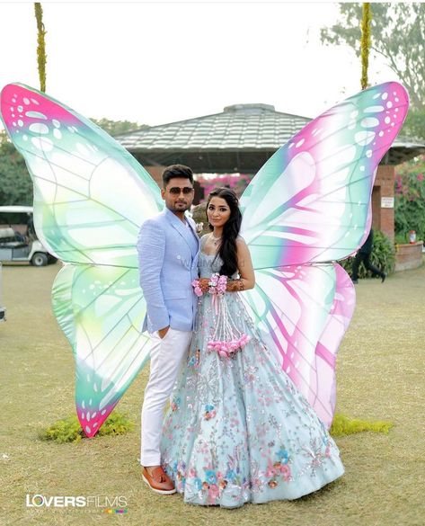 Groom Carnival Outfit, Marriage Hacks, Shadi Pic, Wedding Entry, Butterfly Wedding Theme, Selfie Pics, Mehendi Decor, Bride Entry, Mehendi Outfits