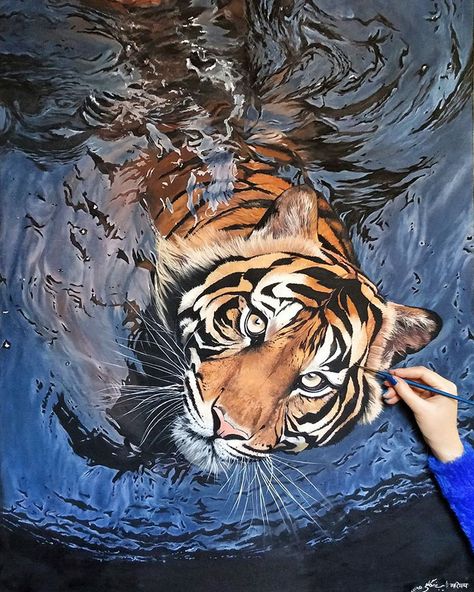 Oil Painting By Maryam Nayeb Razmegahey Tiger In Water, Hyperrealistic Art, Regnul Animal, Hyper Realistic Paintings, Realistic Oil Painting, Oil Painting Inspiration, Tiger Painting, Oil Painting Techniques, Beautiful Oil Paintings