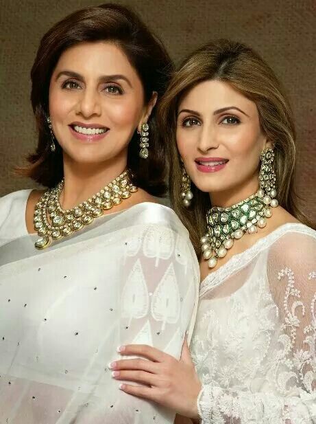 Neetu Singh with daughter Riddhima. Riddhima looks like dad Rishi, but is close to her Mom. Riddhima Kapoor, Neetu Kapoor, Neetu Singh, Indian Jewelry Sets, Indian Wedding Jewelry, Bridal Jewellery Indian, Indian Wedding Outfits, Indian Designer Outfits, Gold Jewelry Indian