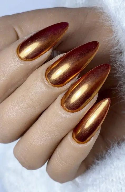 17 Glamorous Gold Chrome Nail Design Ideas - thepinkgoose.com Metallic Copper Nails, Dark Metallic Nails, Gold Metallic Nails, Copper Nails Designs, Nail Ideas For Fall, Chrome Nail Ideas, Chrome Nail Colors, Copper Nail, Nail Parlour