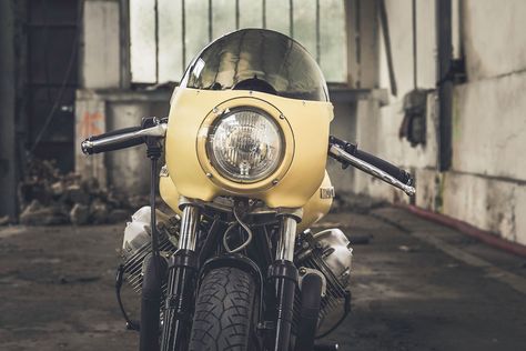 Modern Cafe Racer, Moto Guzzi Cafe Racer, Moto Guzzi Motorcycles, Cafe Racer Moto, Man Cafe, Modern Bike, Cafe Racer Style, Motorcycle Photography, Italian Motorcycles