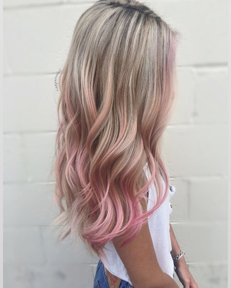 By 3 Bowls of Color Stylist @samjanerandall(IG)  #festivalhair #bonaroo #pinkhair #pinkbalayage Taylor Swift With Pink Hair, Light Pink Lowlights In Blonde Hair, Hair With Pink Highlights Blonde, Blush Pink Blonde Hair, Cute Colours To Dye Your Hair, Light Pink Hair Dye Ideas, Light Pink Hair Ombre, Blonde Hair With Pink Highlights Summer, Blonde Balayage Pink Highlights