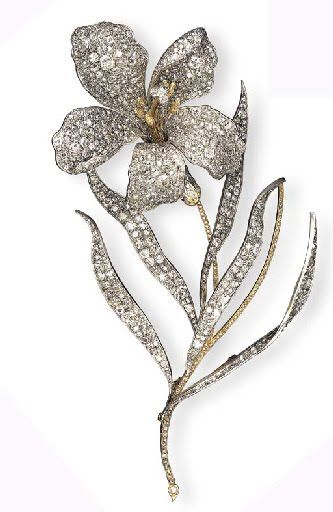 A SPECTACULAR ANTIQUE DIAMOND FLOWER BROOCH Diamond Flower Brooch, Bijoux Art Nouveau, Floral Spray, Diamond Brooch, Antique Engagement Rings, Diamond Flower, Floral Jewellery, Antique Diamond, Gorgeous Jewelry