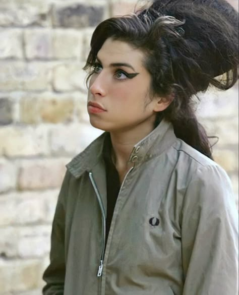 Sea Bunny, Amy W, Amazing Amy, 00s Fashion, Long Acrylic, Northern Soul, Rhythm And Blues, Princesa Diana, Amy Winehouse