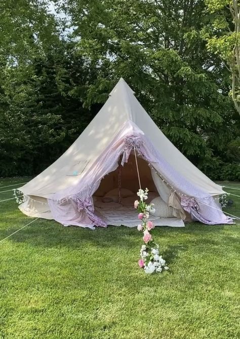 Pink Camping Aesthetic, Winter Exercise, Pink Camping, Pink Tent, Deco Champetre, Picnic Inspiration, Decoration House, Summer Dates, House Landscape