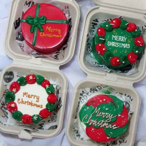 Cake Decorating Ideas Christmas, Christmas Cake Design, Christmas Cake Decorating Ideas, Christmas Cake Decorating, Mini Christmas Cakes, Christmas Pastries, Christmas Themed Cake, Decorating Ideas Christmas, Christmas Cake Designs