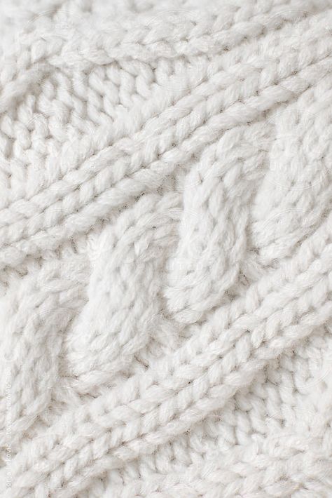 white knitted wool closeup background White Sweater Wallpaper, Wool Wallpaper Iphone, Knit Close Up, Knit Swatch Texture, Winter Fabric Texture, White Fall Wallpaper, Wool Fabric Texture, Wool Wallpaper, Knit Fabric Texture