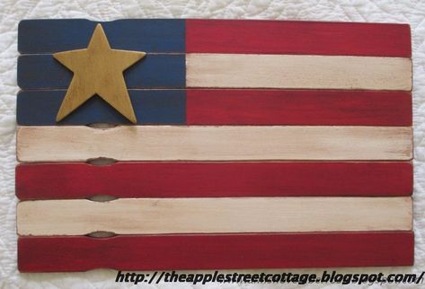 Paint Stirrer Flag - Happy 4th of July! Here is a little "how-to" that uses paint stirrers to make this adorable flag. Let's get started... F Paint Stick Flag, Paint Stir Stick Crafts, Paint Sticks Projects, Paint Stick Crafts Diy Projects, Paint Stick Crafts, American Flag Painting, Paint Stirrers, Paint Stir Sticks, Blue Friday