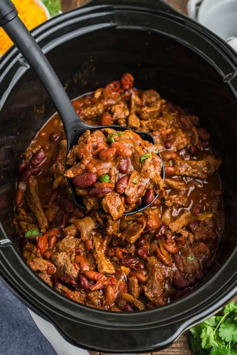 Steak Chili is a rich, meaty chili con carne recipe with chunks of tender beef, beans and spices. It's the perfect meal for cool weather. Slow Cooker Steak Chili, Steak Chili Recipe, Meaty Chili, Chili Con Carne Recipe, Steak Chili, Carne Recipe, Con Carne Recipe, Slow Cooker Steak, Chili Chili