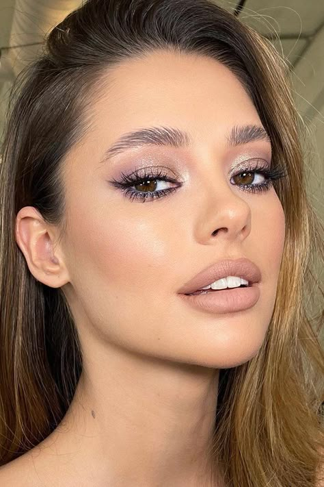 Make Up Sposa, Nude Lip Makeup, Prom Makeup For Brown Eyes, Gorgeous Bridal Makeup, Purple Makeup Looks, Simple Wedding Makeup, Daytime Makeup, Engagement Makeup, Prom Eye Makeup