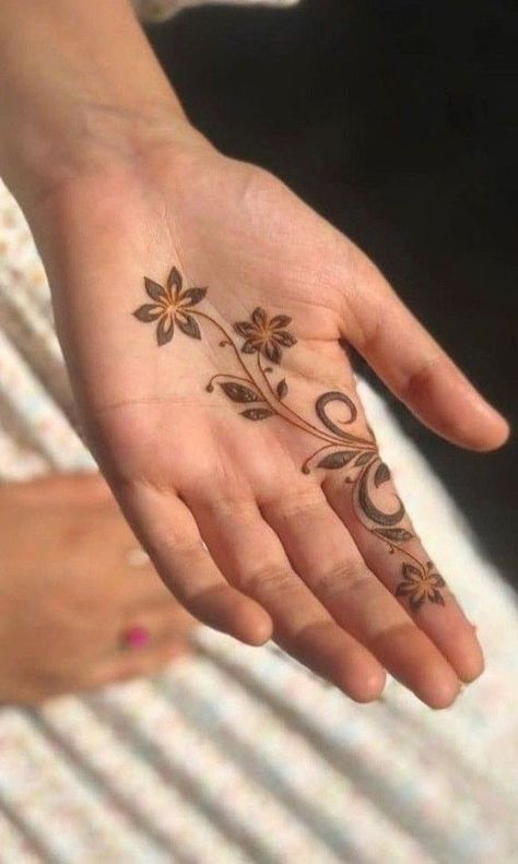 simple Henna designs, minimal henna designs, henna designs for kids, henna designs for hand, henna Designs palm, simple henna designs for beginners, henna designs for hand easy, mehndi designs, wedding henna designs, henna hand designs Simple Henna Designs Hand, Cute Henna Designs, Palm Mehndi Design, Simple Mehendi Designs, Tato Henna, Finger Henna Designs, Henna Tattoo Hand, Henna Tattoo Designs Hand, Finger Henna